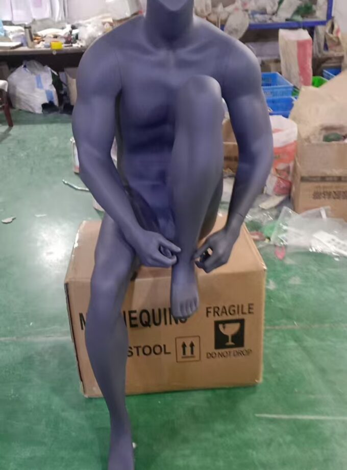 maniqui hombre sentado NI-5