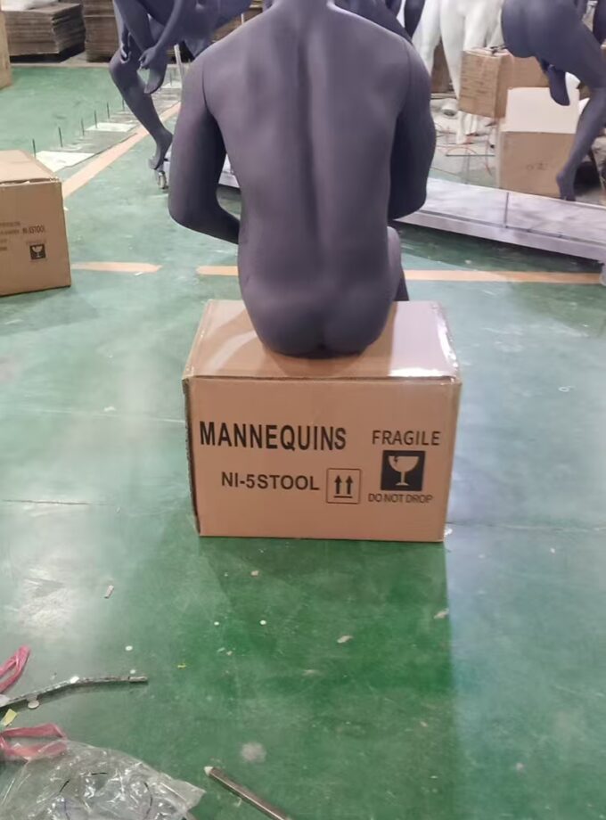 maniqui hombre sentado NI-5