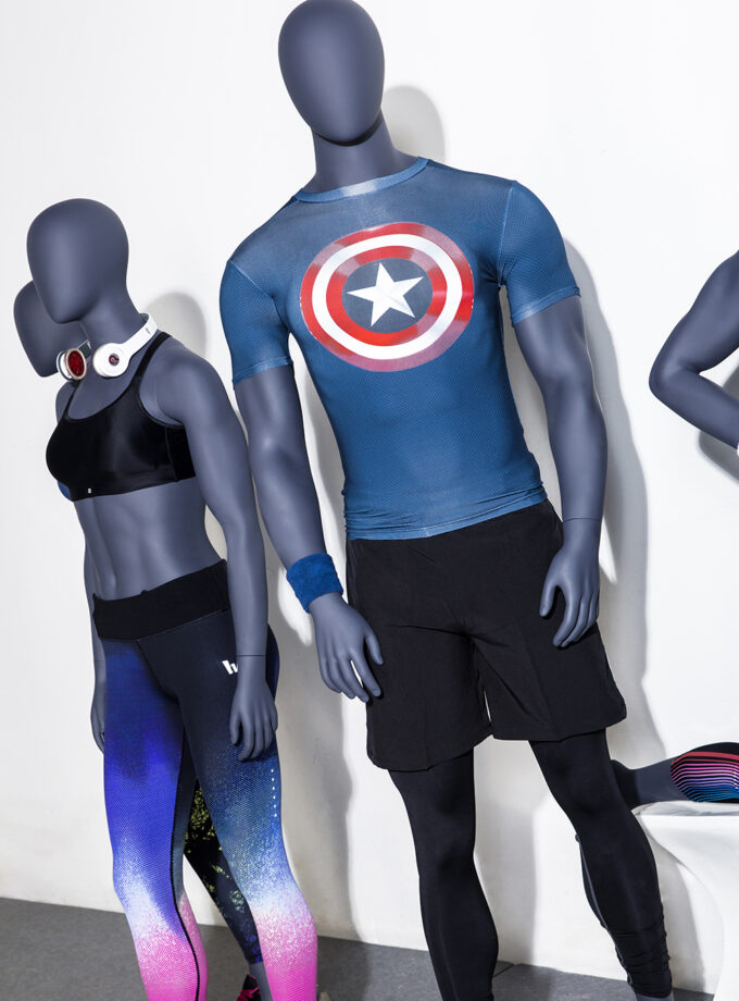 Maniqui musculoso, masculino.
